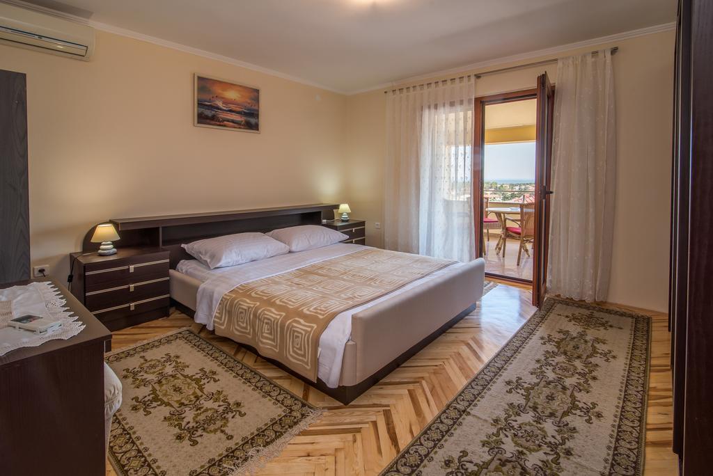 Apartman Slavko Krk Town Exterior foto